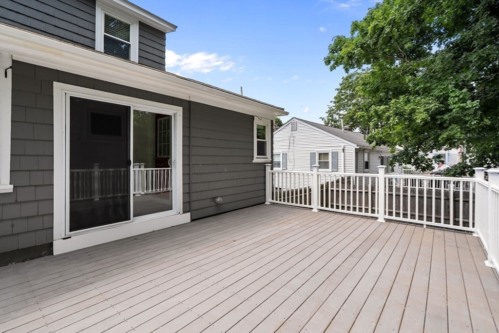 17 Andrews St