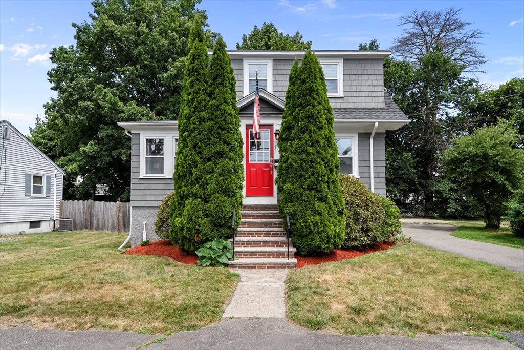 17 Andrews St