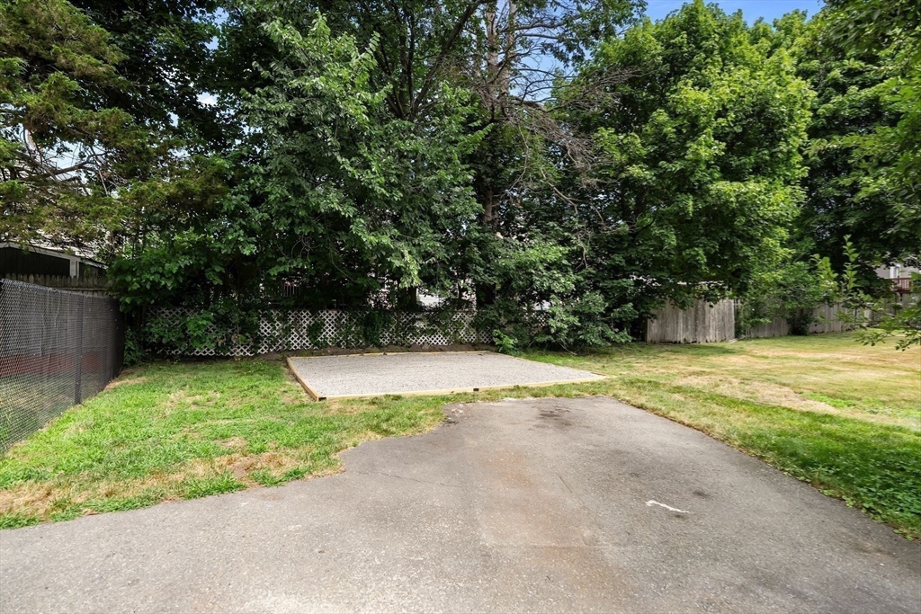 17 Andrews St