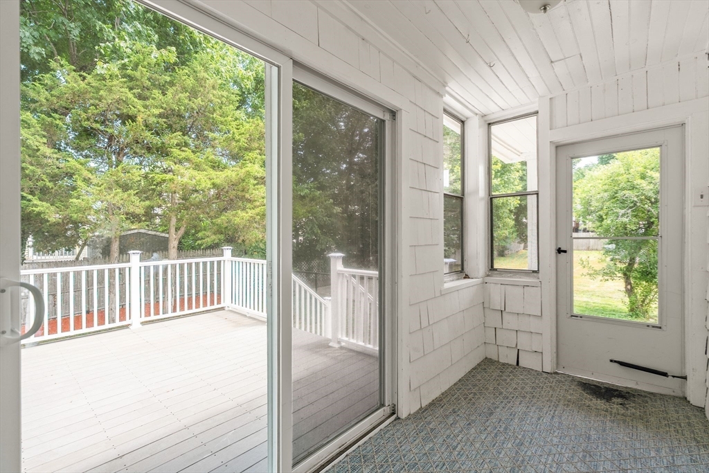 17 Andrews St