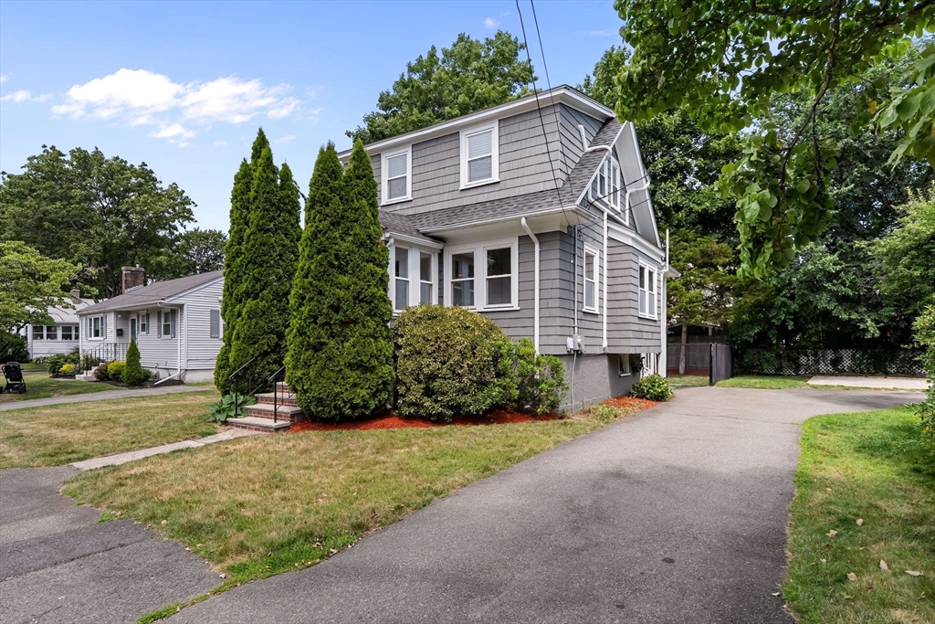 17 Andrews St