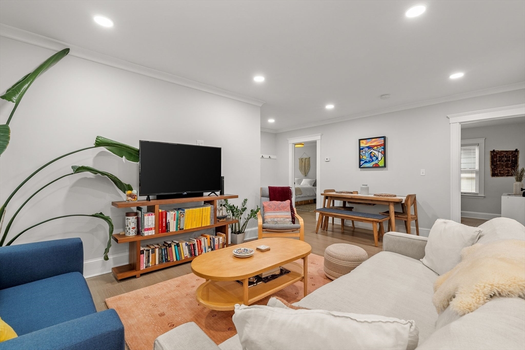 44 Boutwell St # 1