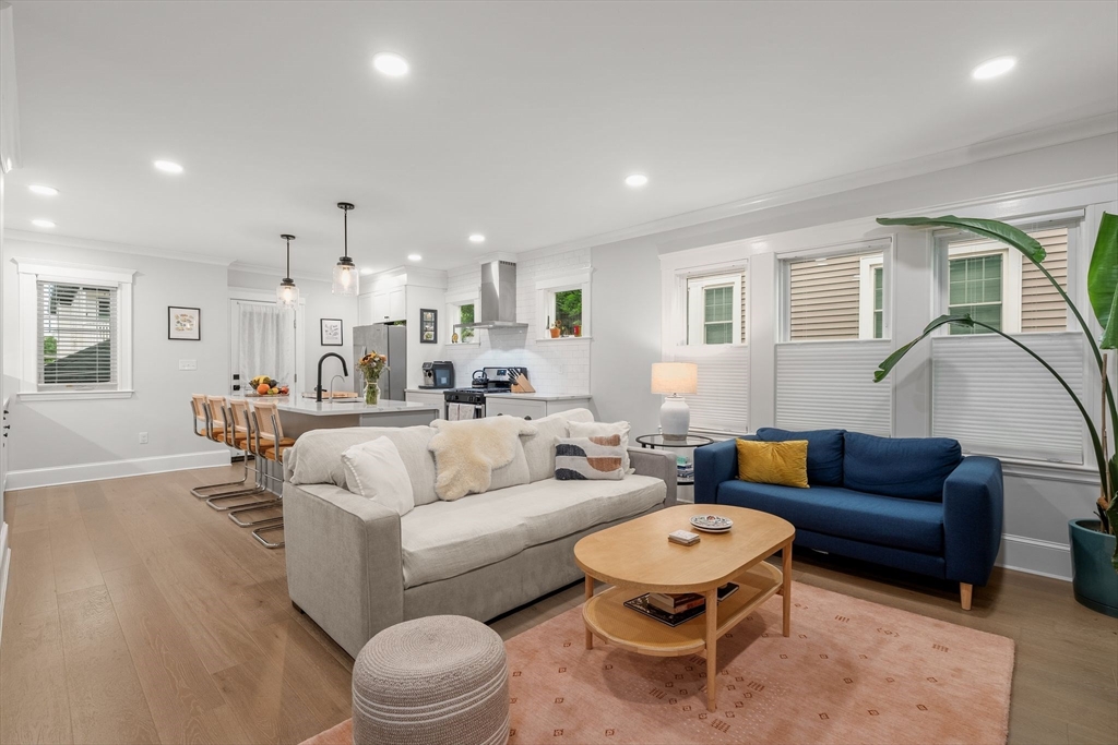 44 Boutwell St # 1