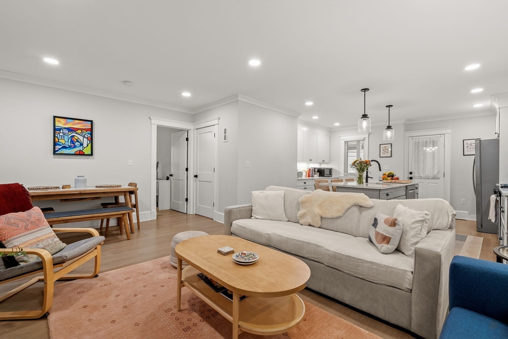 44 Boutwell St # 1