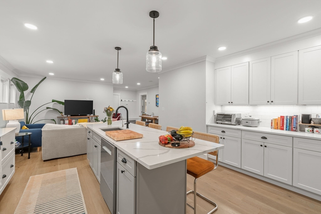 44 Boutwell St # 1