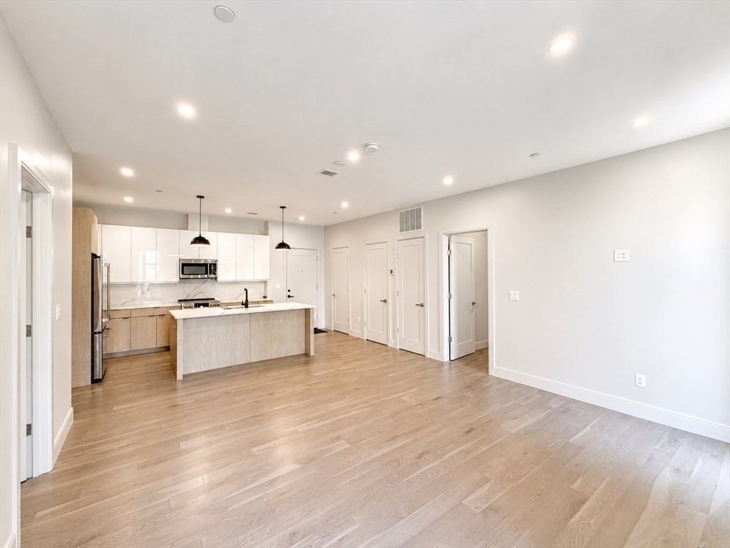 85 Myrtle St # 107