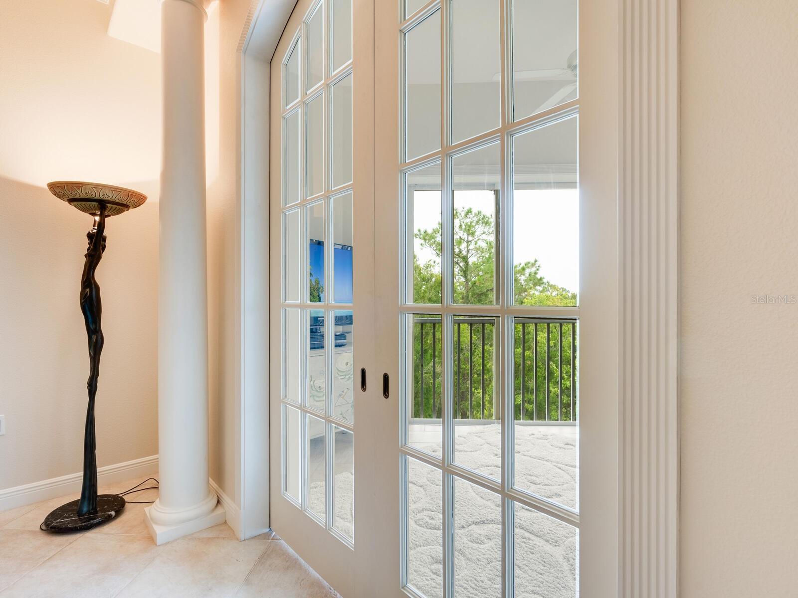 5219 MANORWOOD DR #4B