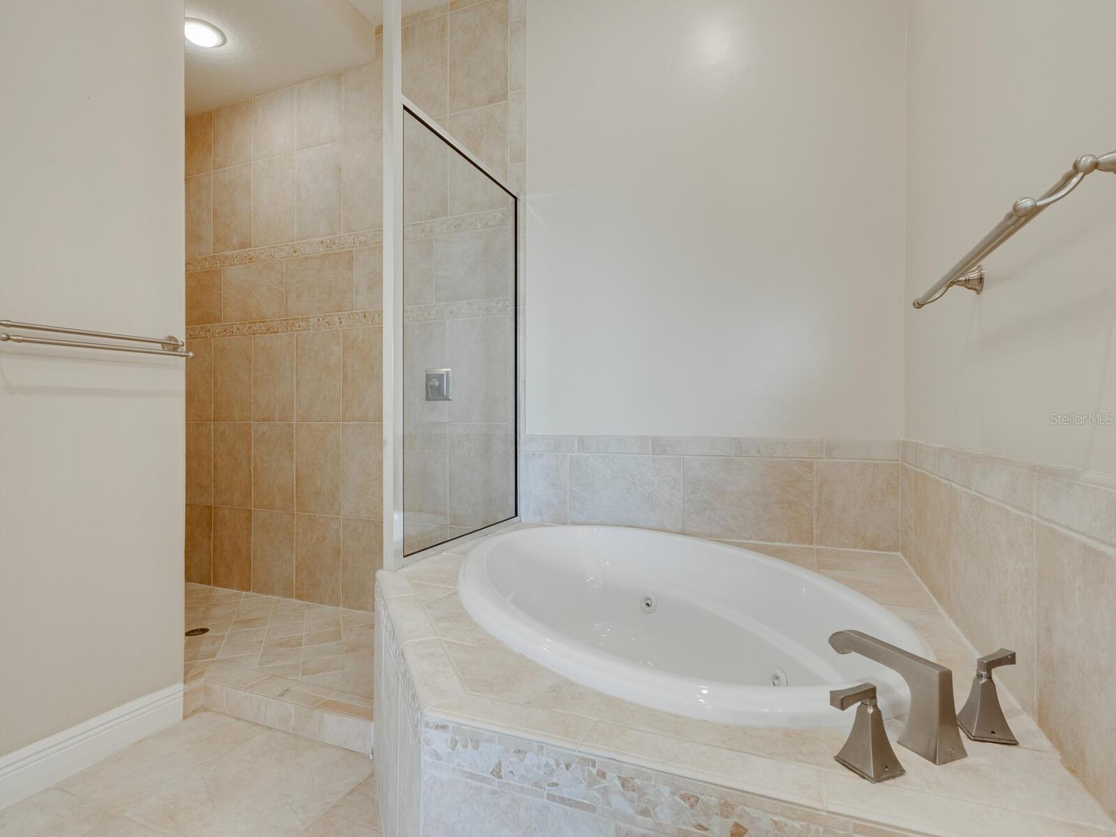 5219 MANORWOOD DR #4B