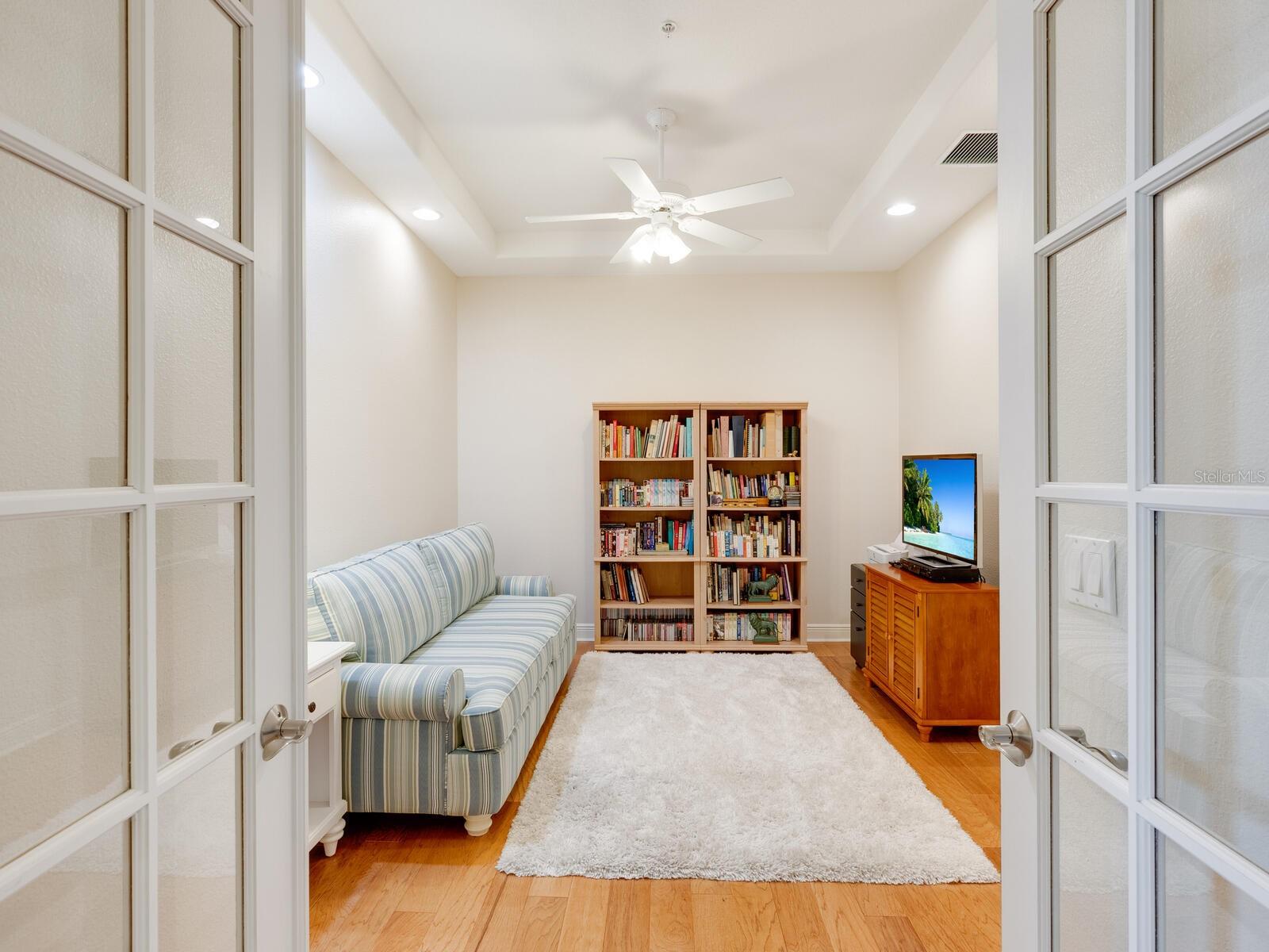 5219 MANORWOOD DR #4B