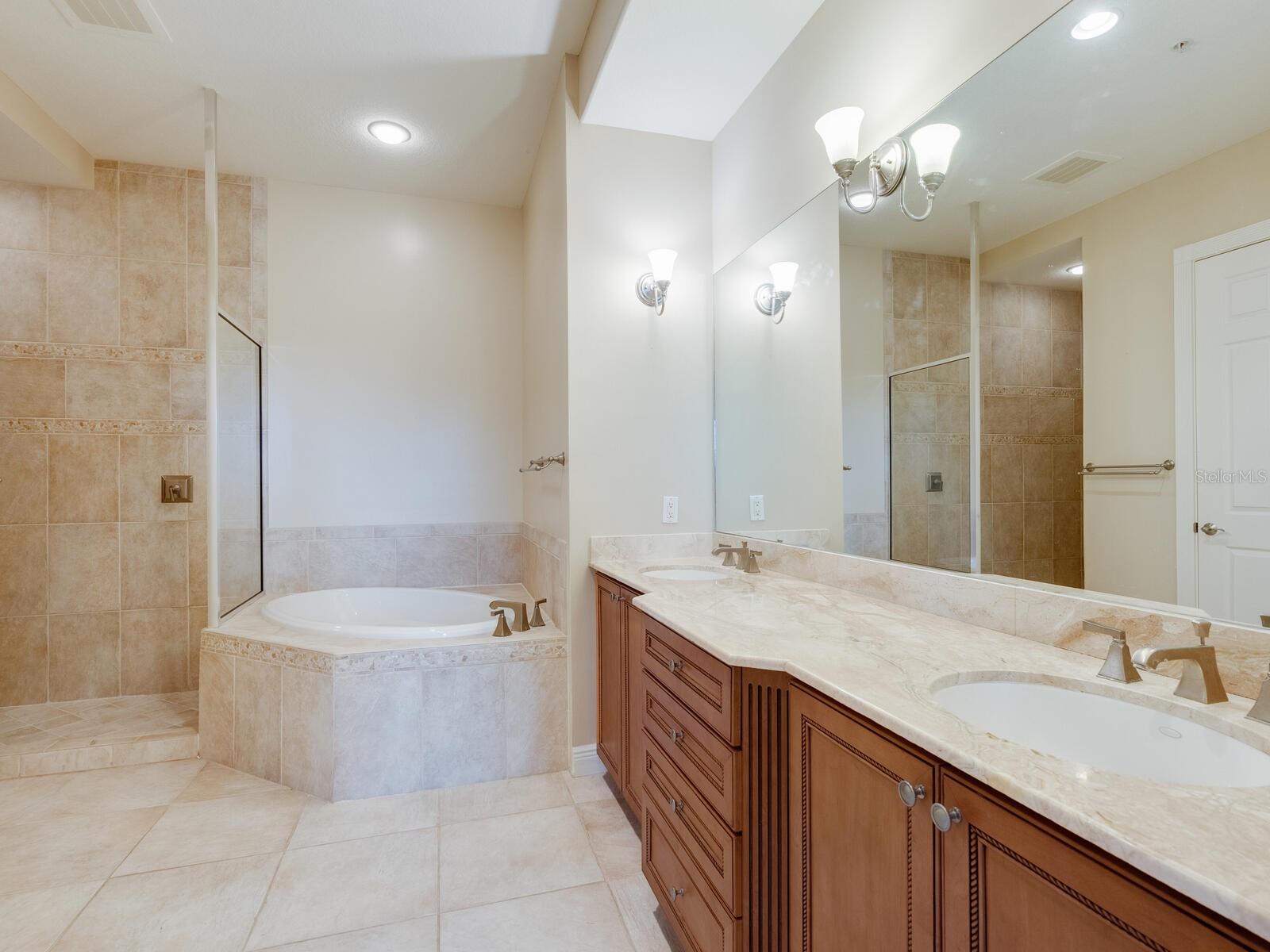 5219 MANORWOOD DR #4B