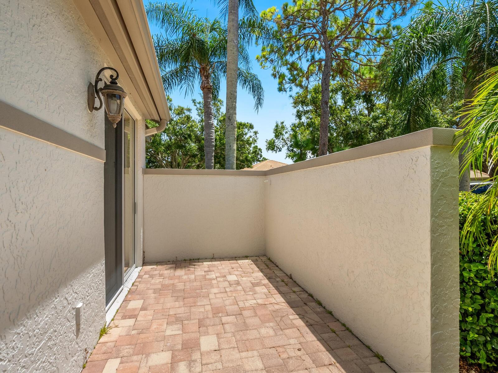 3962 CHATSWORTH GREENE #31