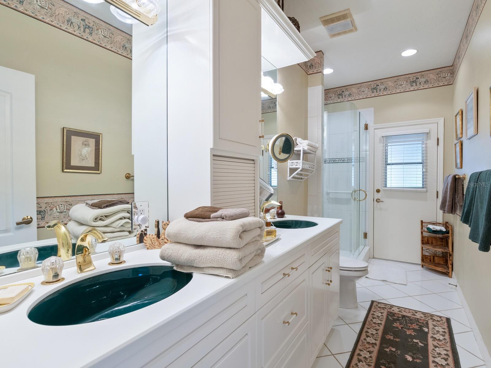 4571 HIGHLAND OAKS CIR