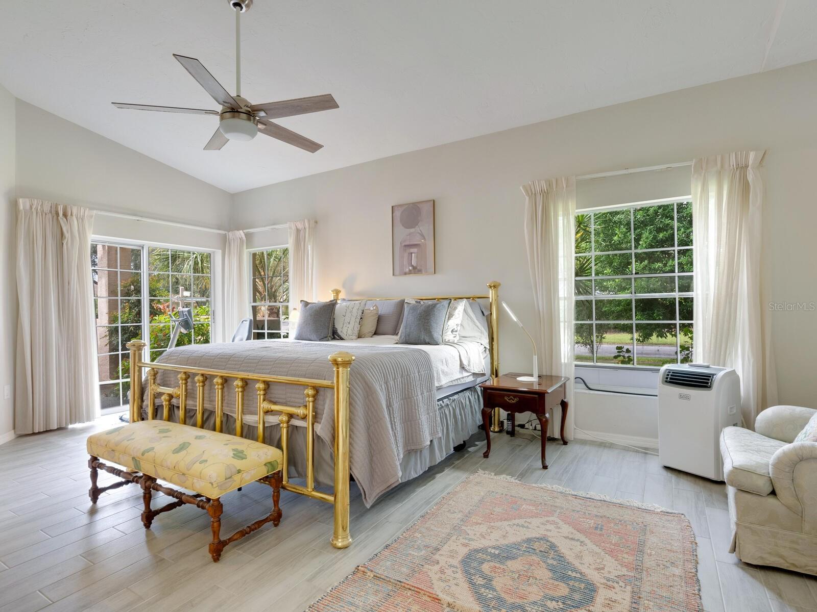 4571 HIGHLAND OAKS CIR