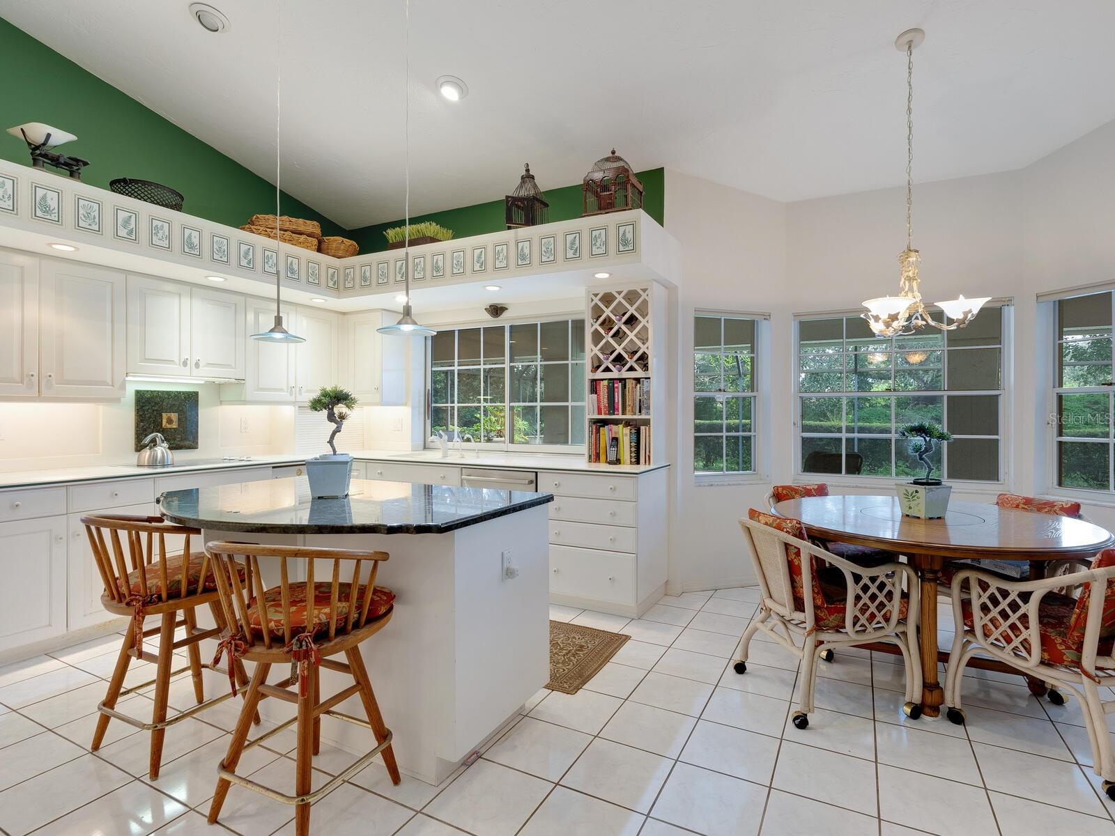 4571 HIGHLAND OAKS CIR