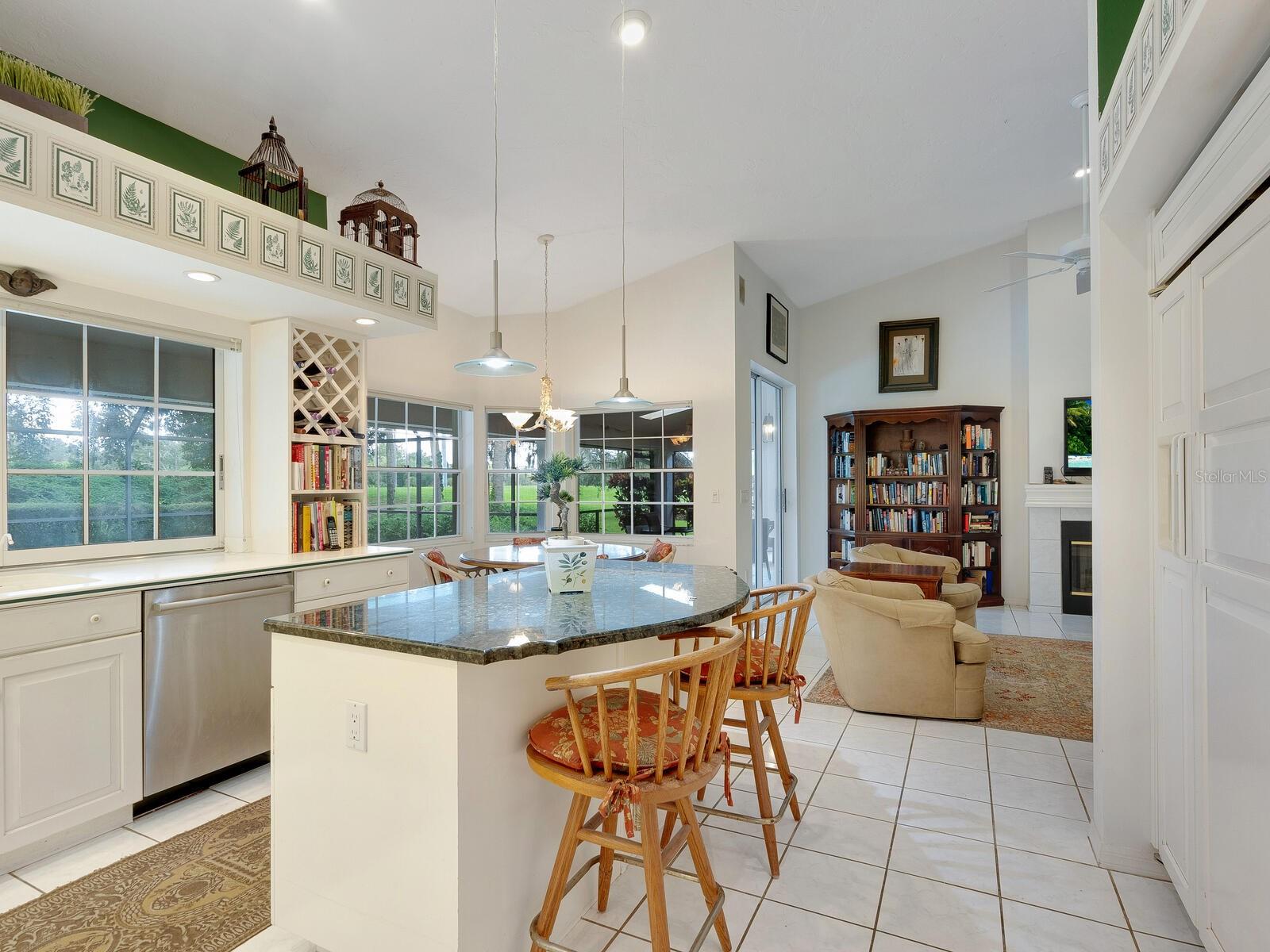 4571 HIGHLAND OAKS CIR