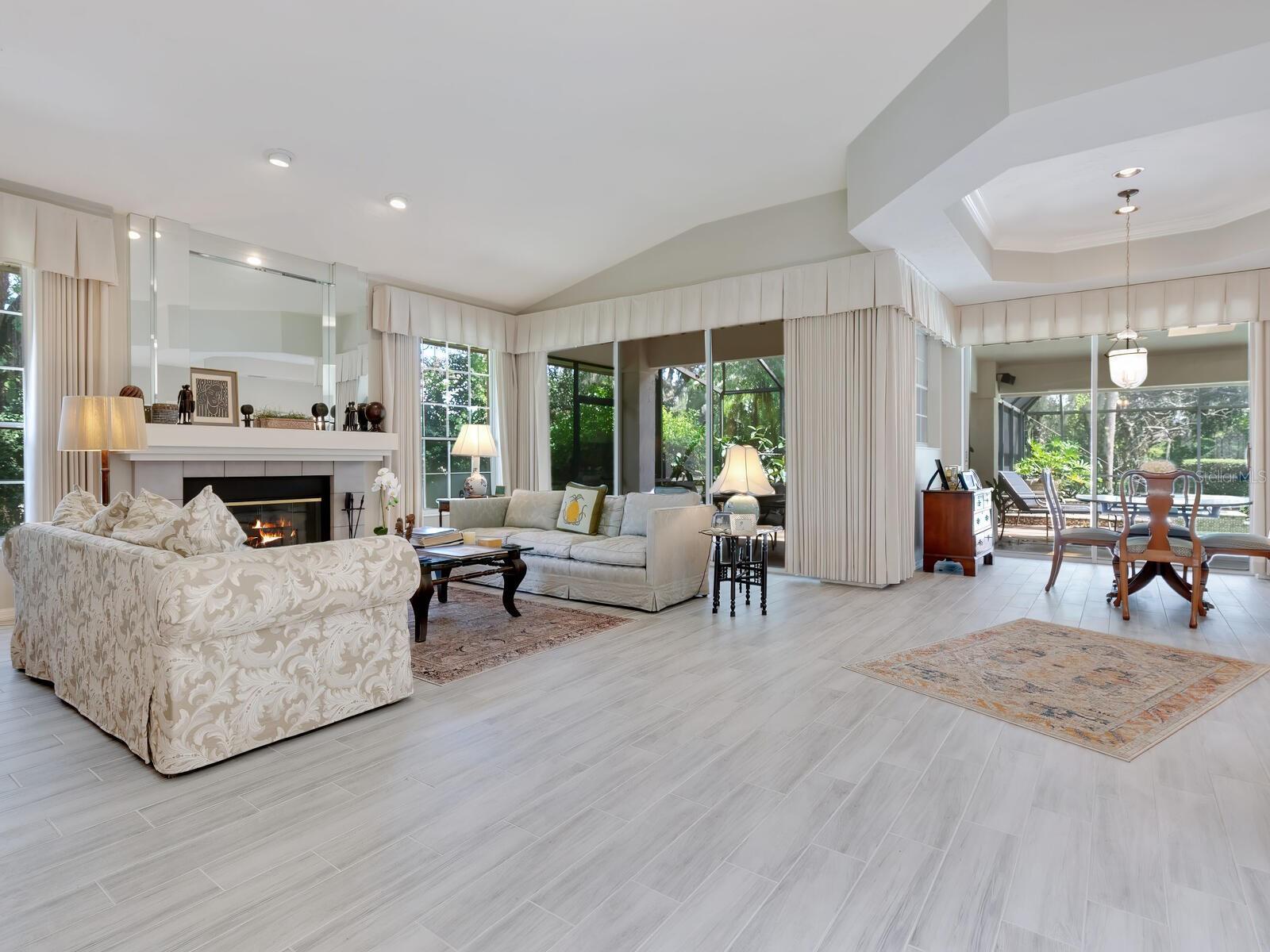 4571 HIGHLAND OAKS CIR