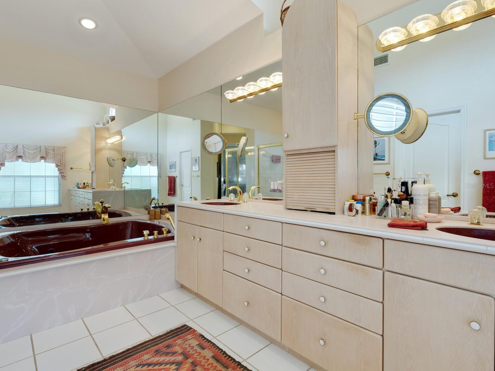 4571 HIGHLAND OAKS CIR