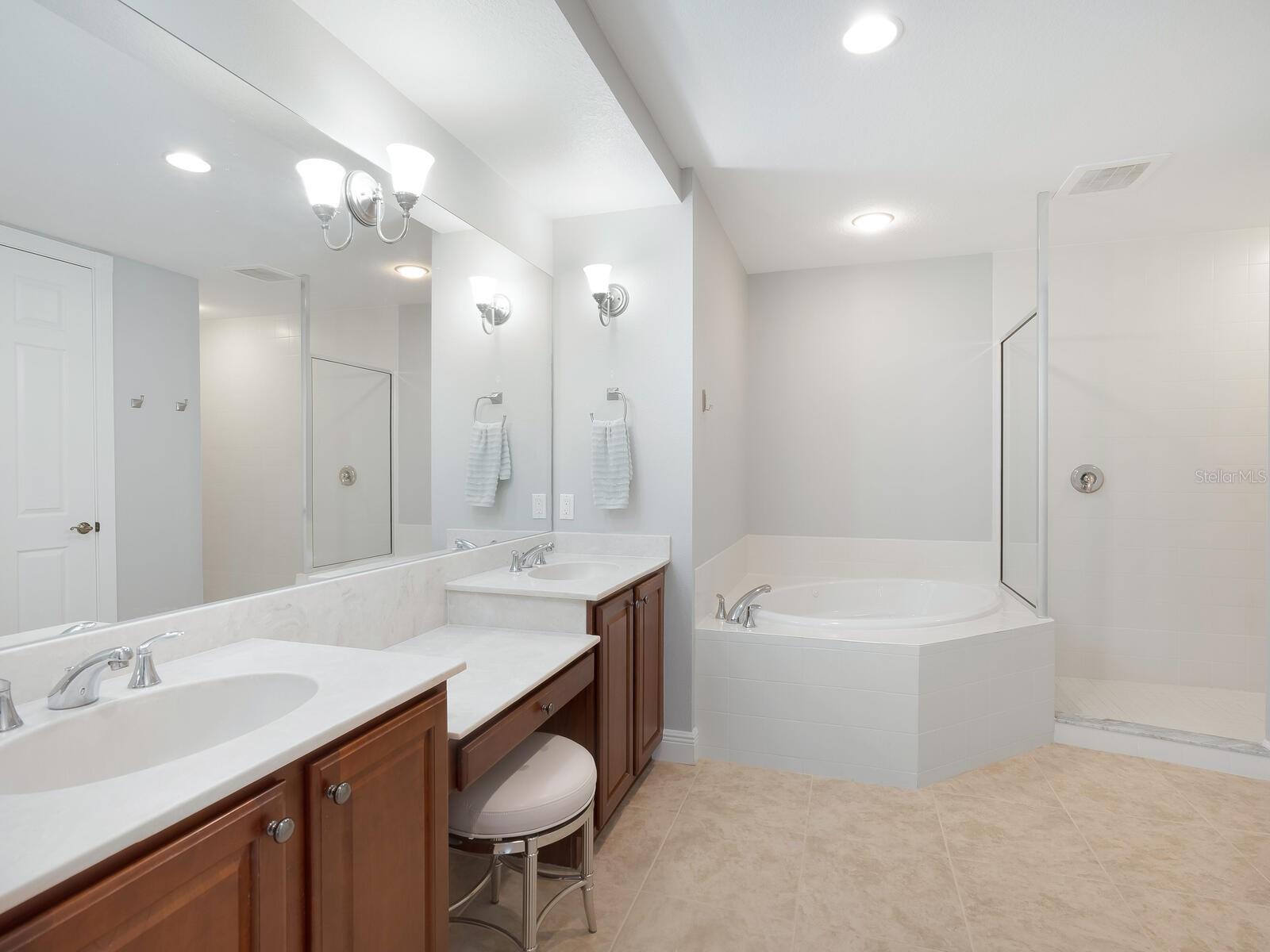 5238 MANORWOOD DR #3C