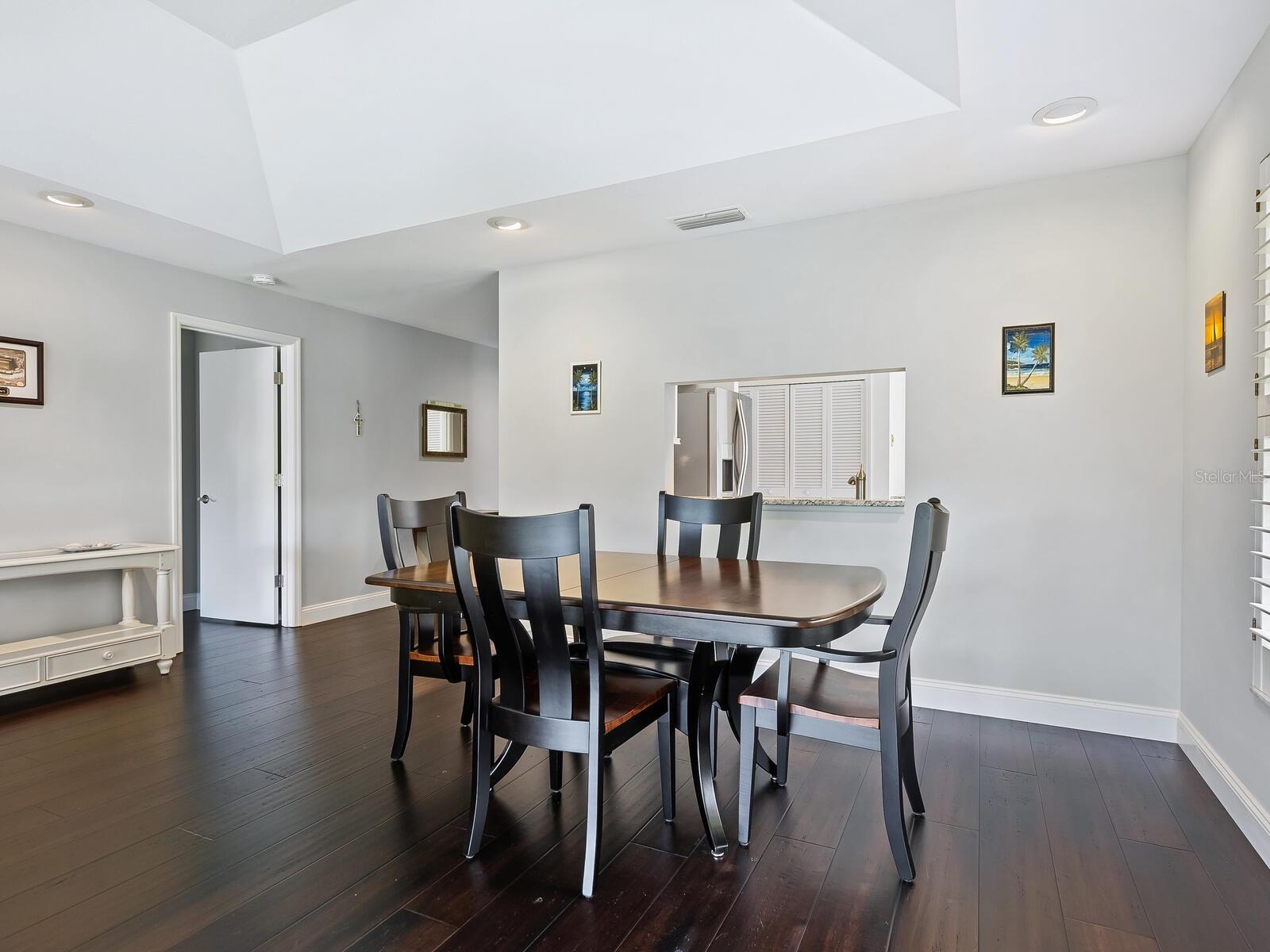 5516 CHANTECLAIRE #43