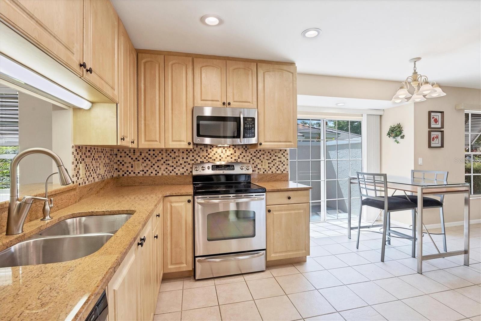 4425 OAKLEY GREENE #7