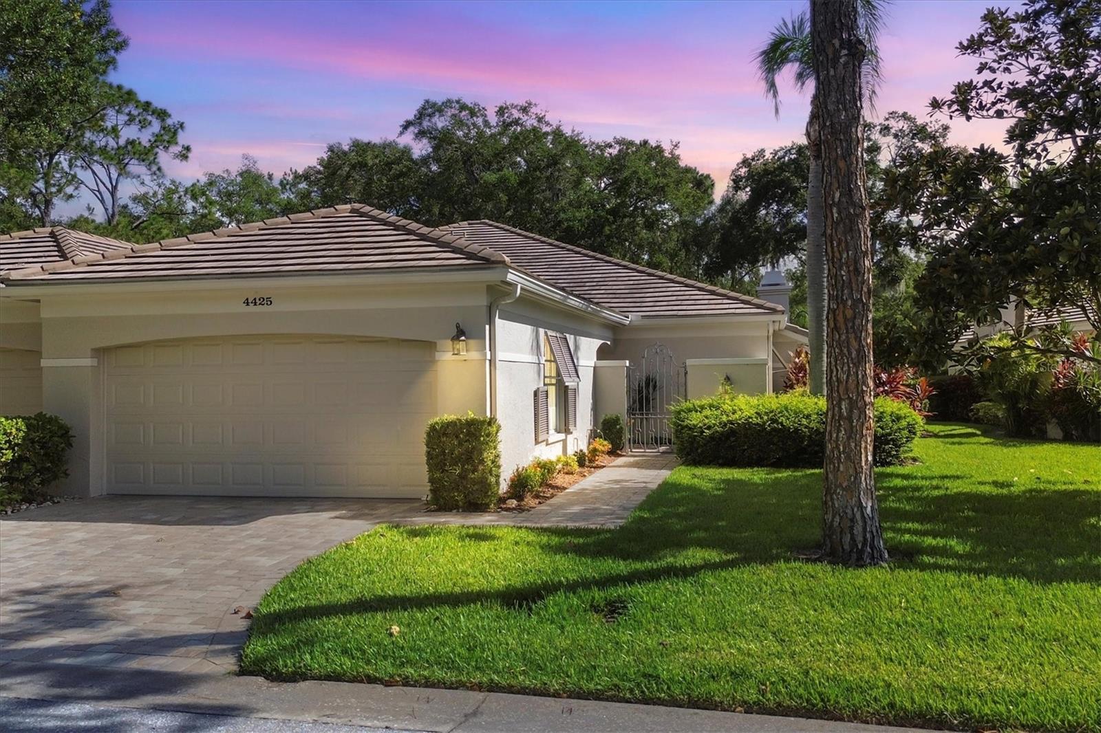 4425 OAKLEY GREENE #7