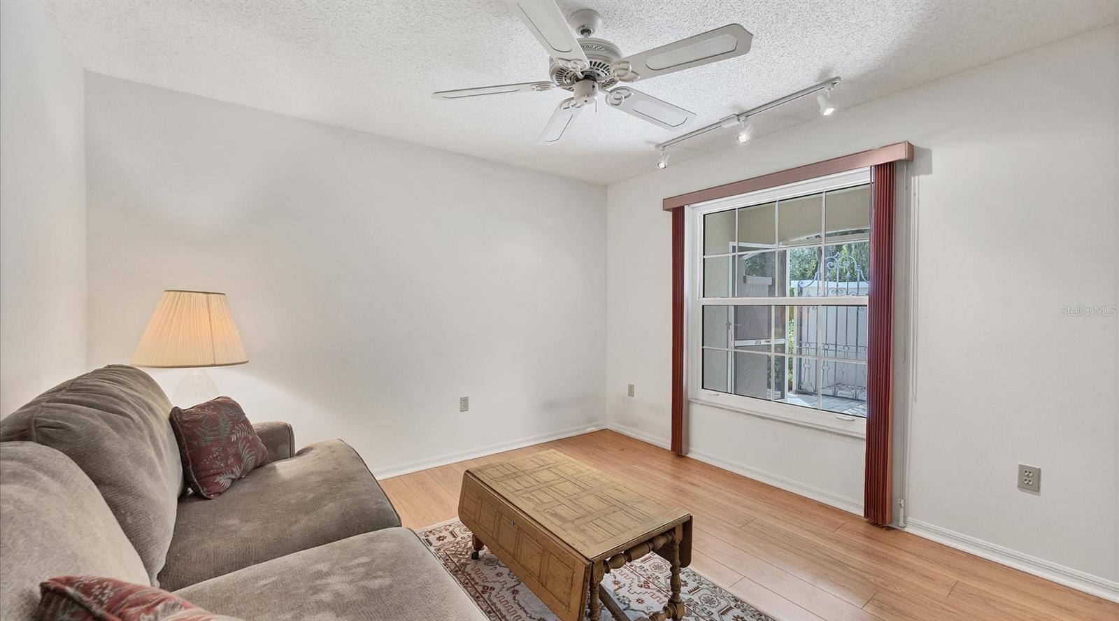 3905 OAKLEY GREENE #24