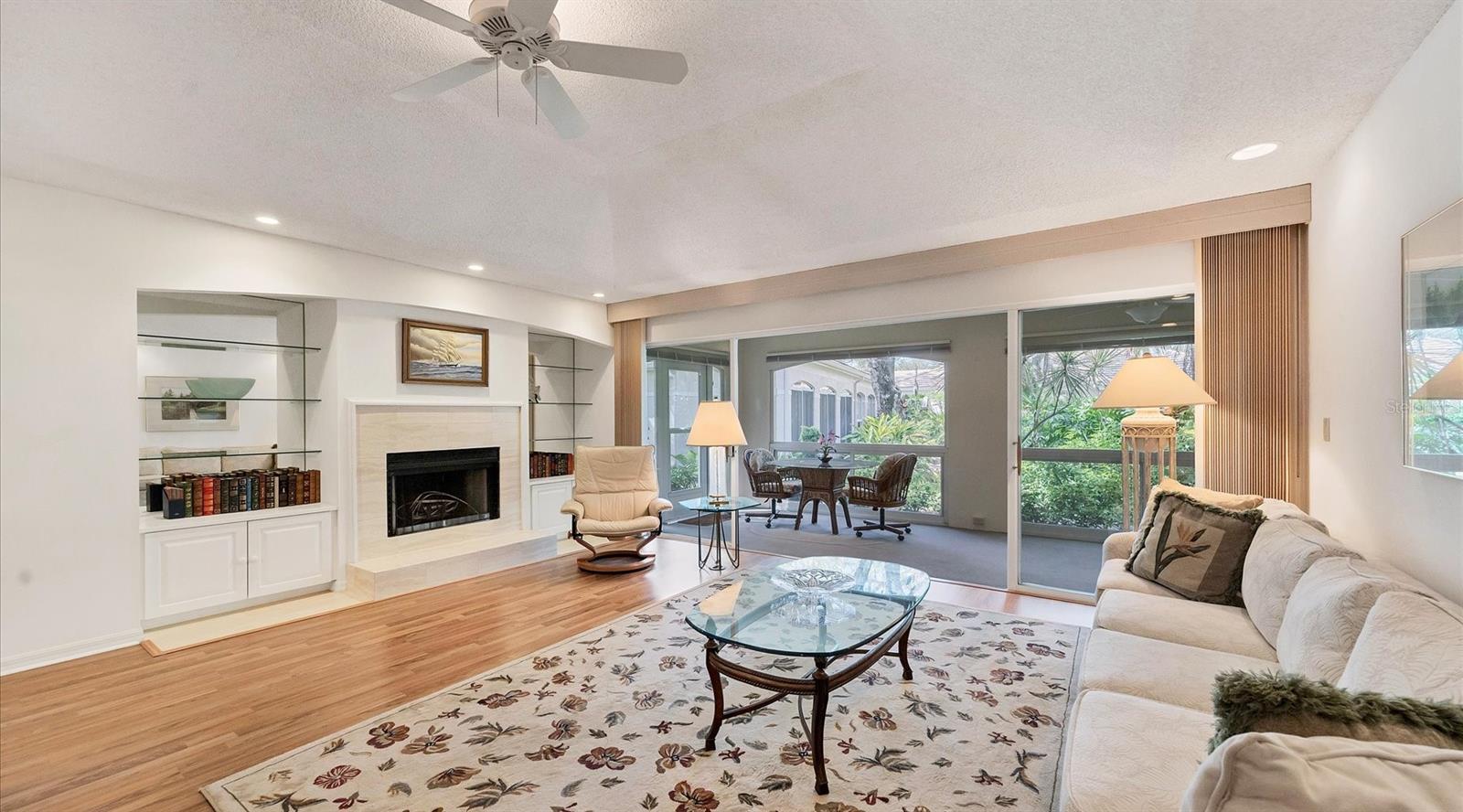 3905 OAKLEY GREENE #24