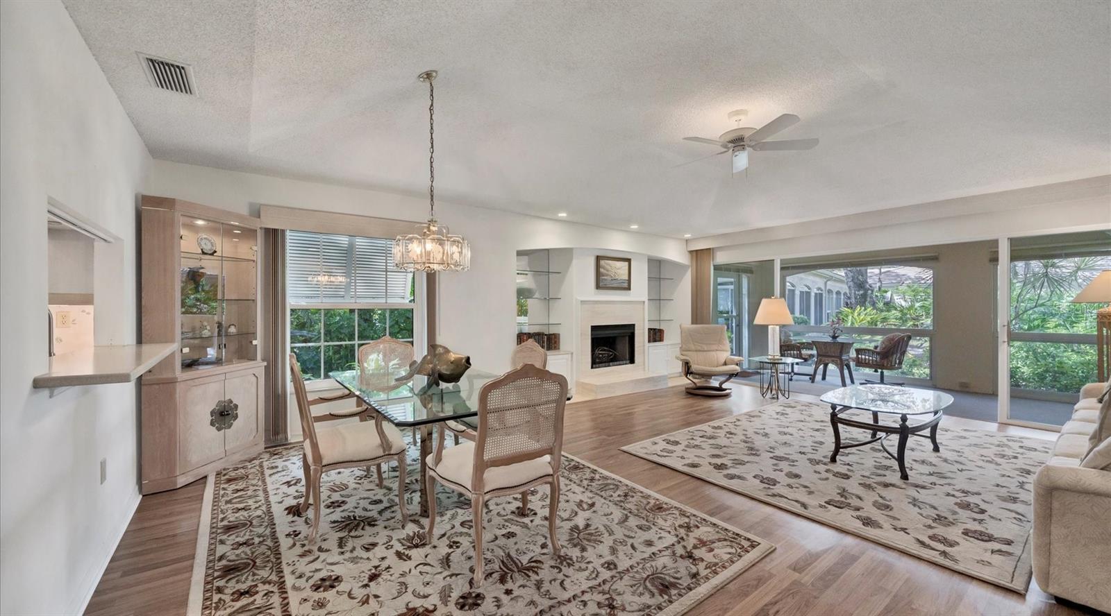 3905 OAKLEY GREENE #24