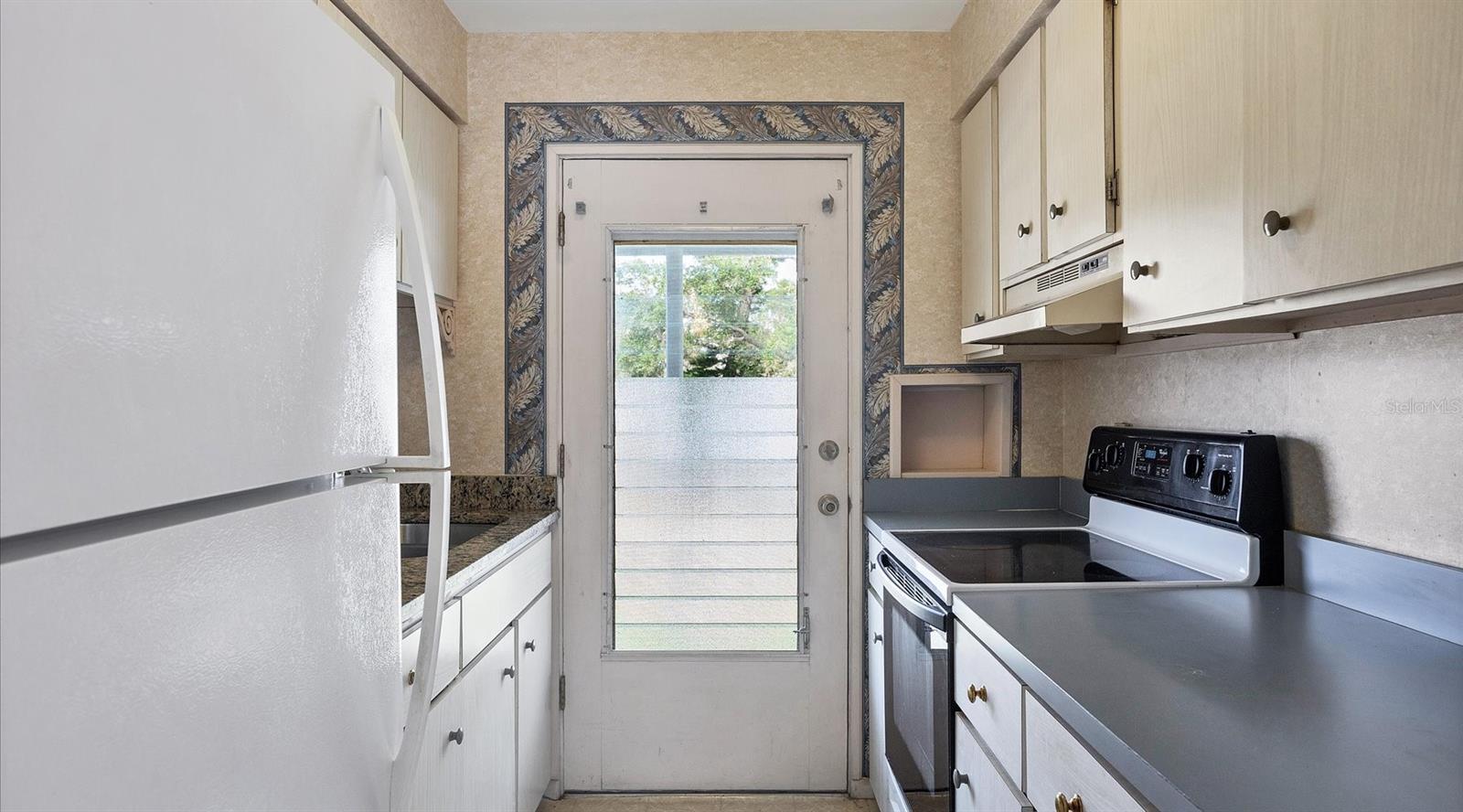 3950 ROXANE BLVD #1B