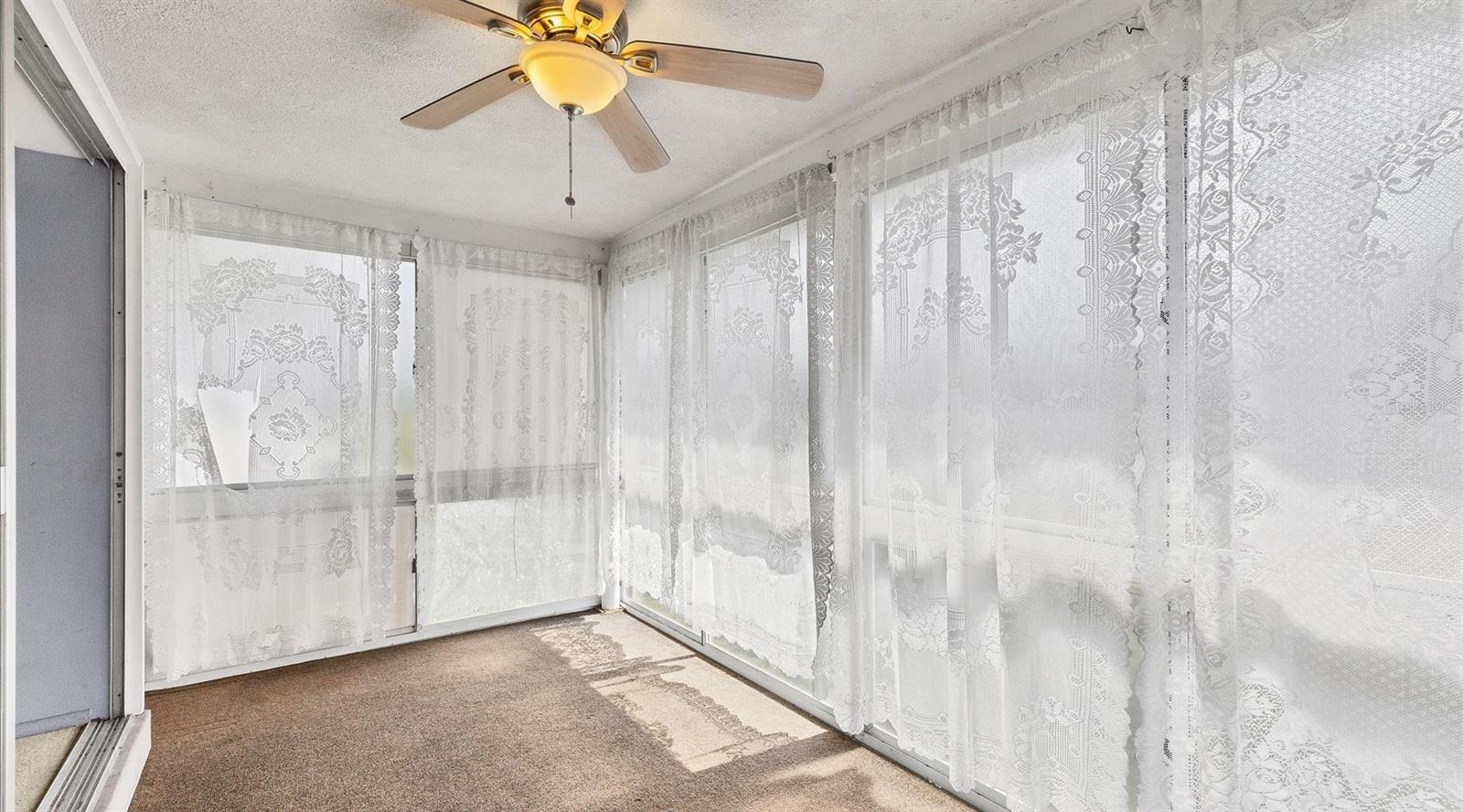 3950 ROXANE BLVD #1B