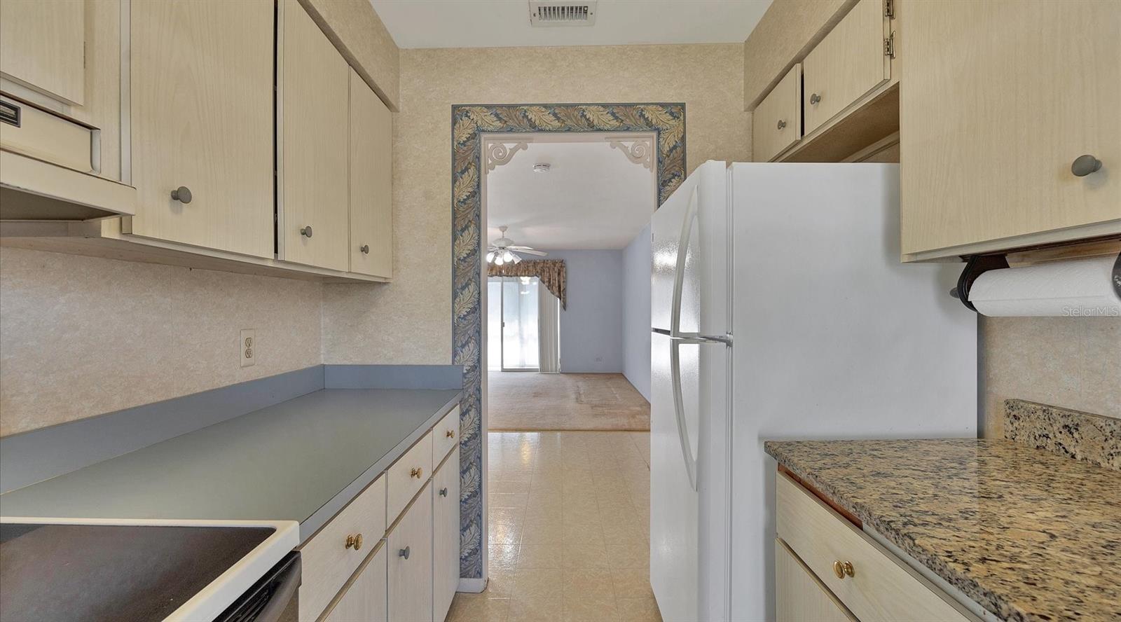 3950 ROXANE BLVD #1B