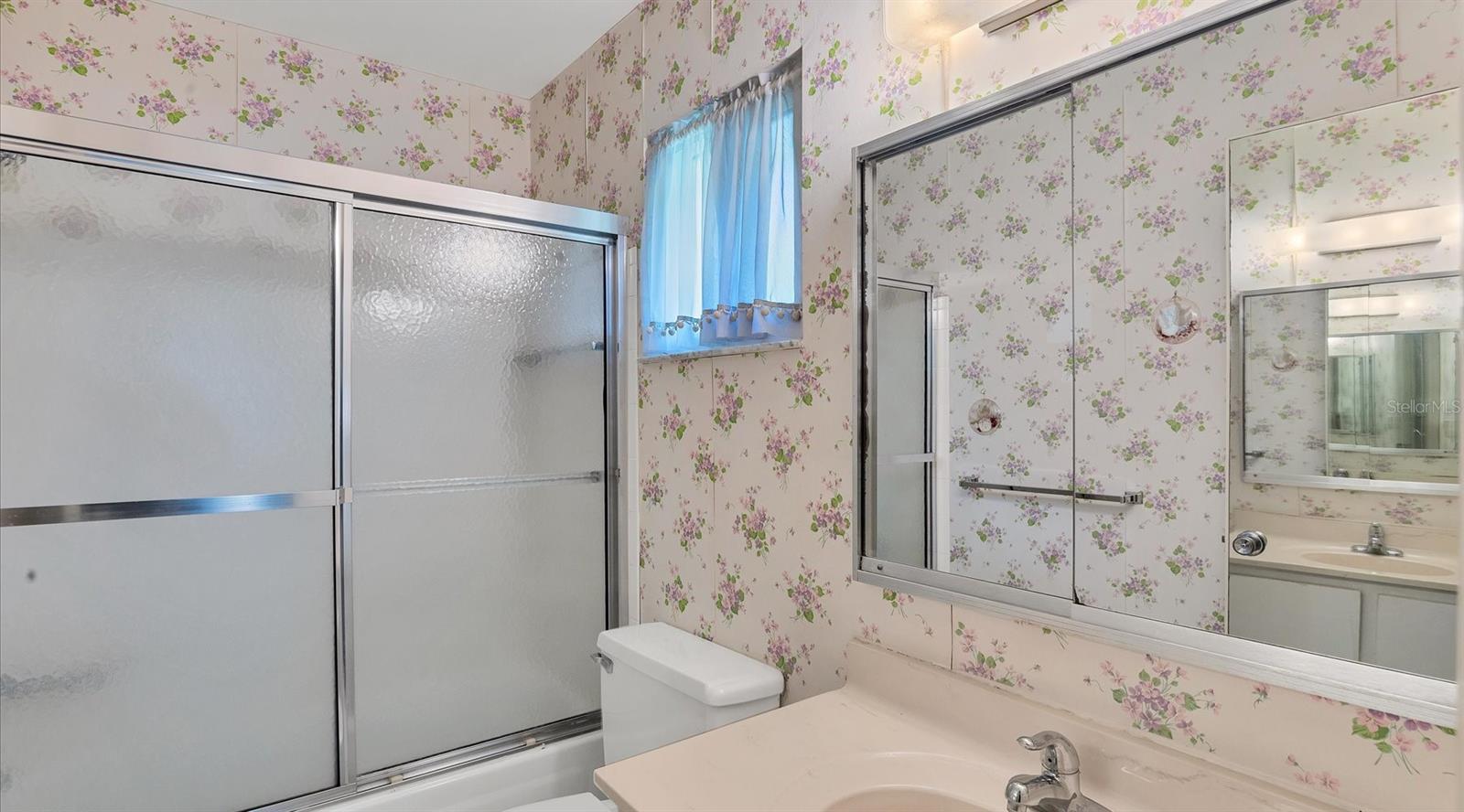 1305 GLEN OAKS DR E #130