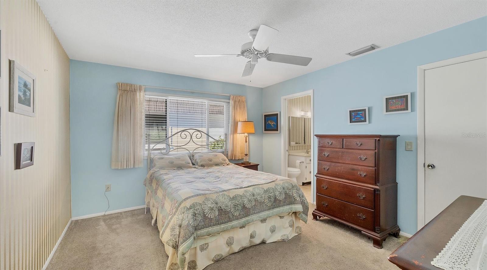 1305 GLEN OAKS DR E #130