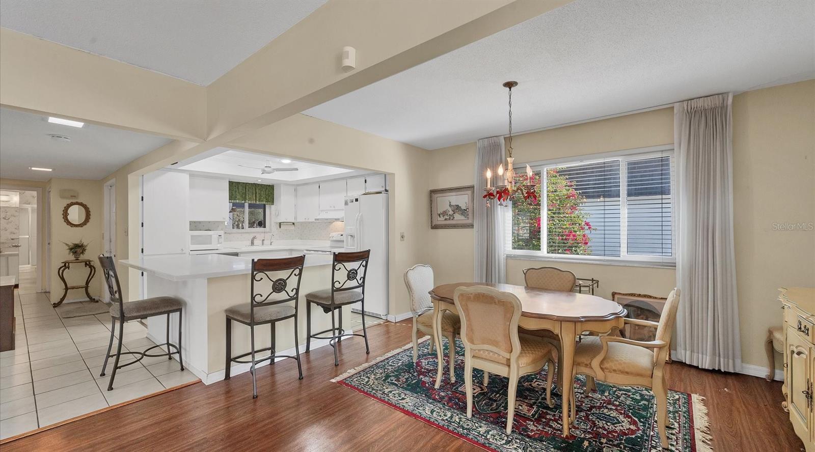 1305 GLEN OAKS DR E #130