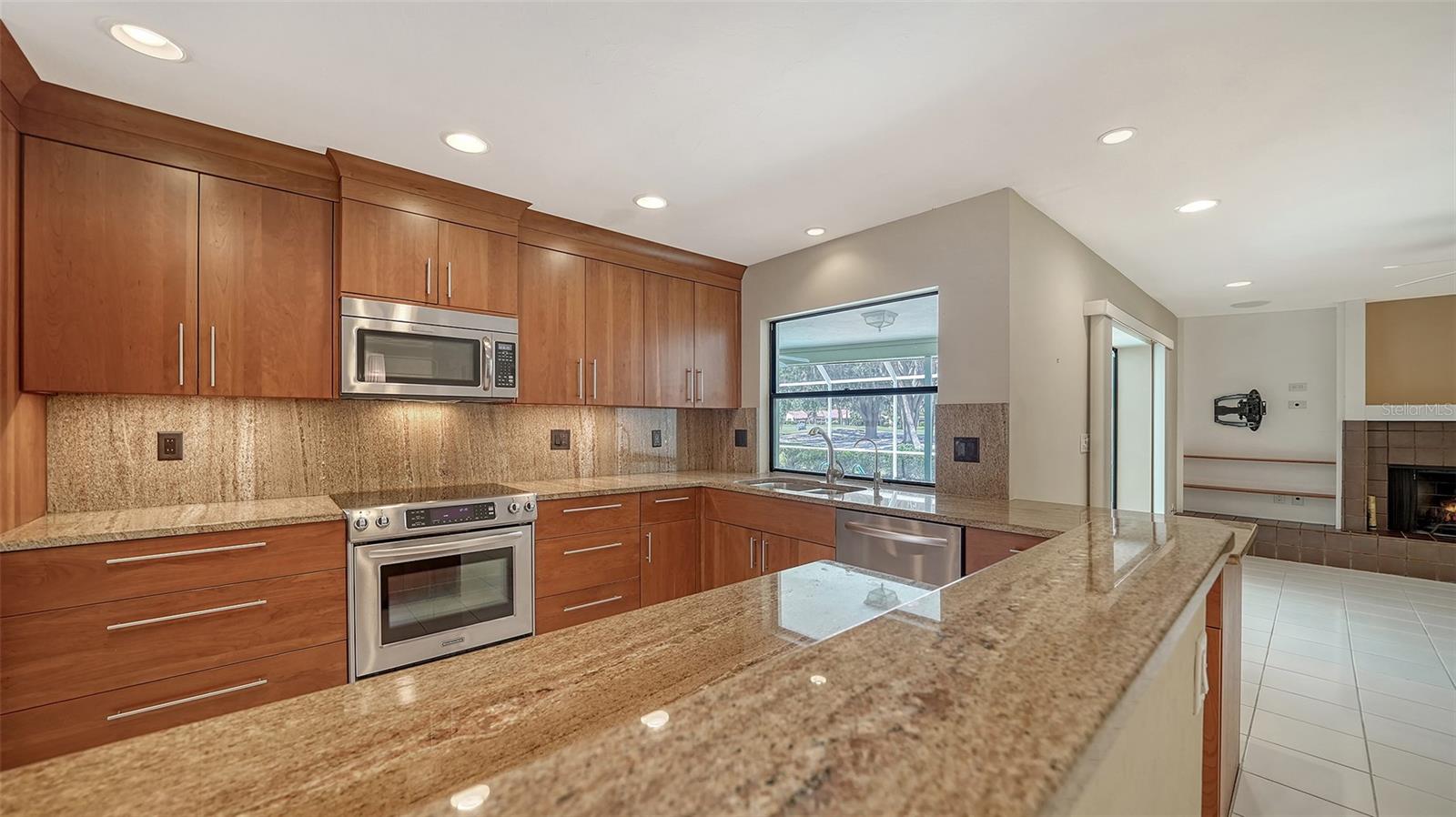3572 FERNDELL