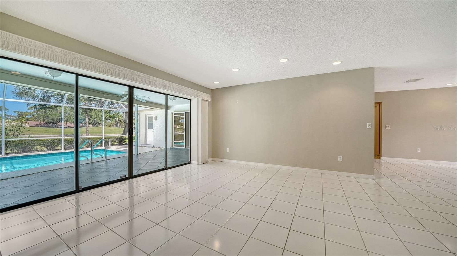 3572 FERNDELL