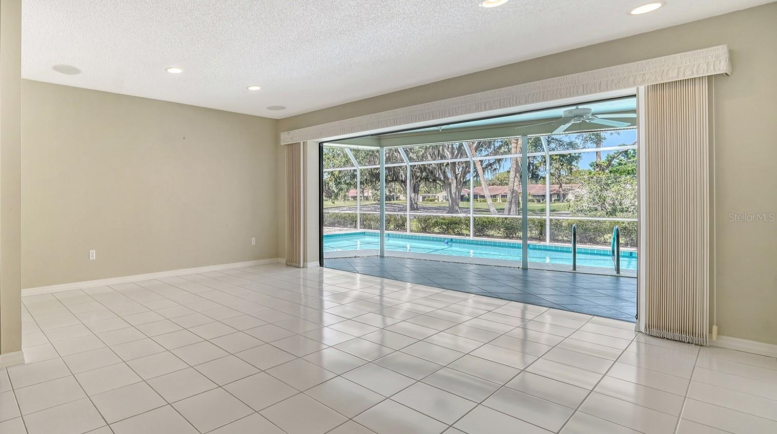 3572 FERNDELL