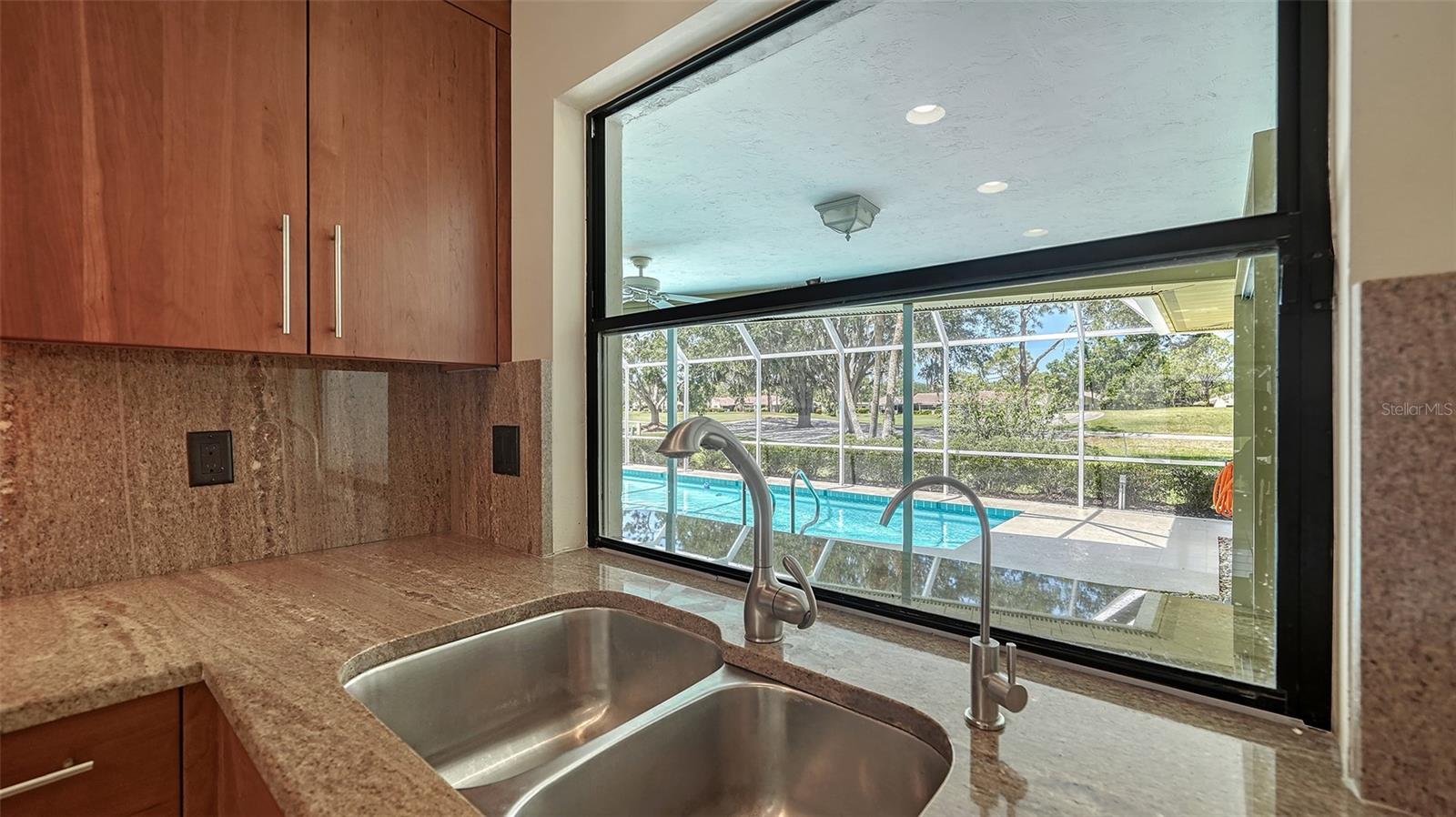 3572 FERNDELL