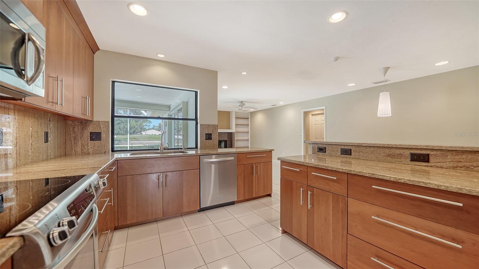 3572 FERNDELL