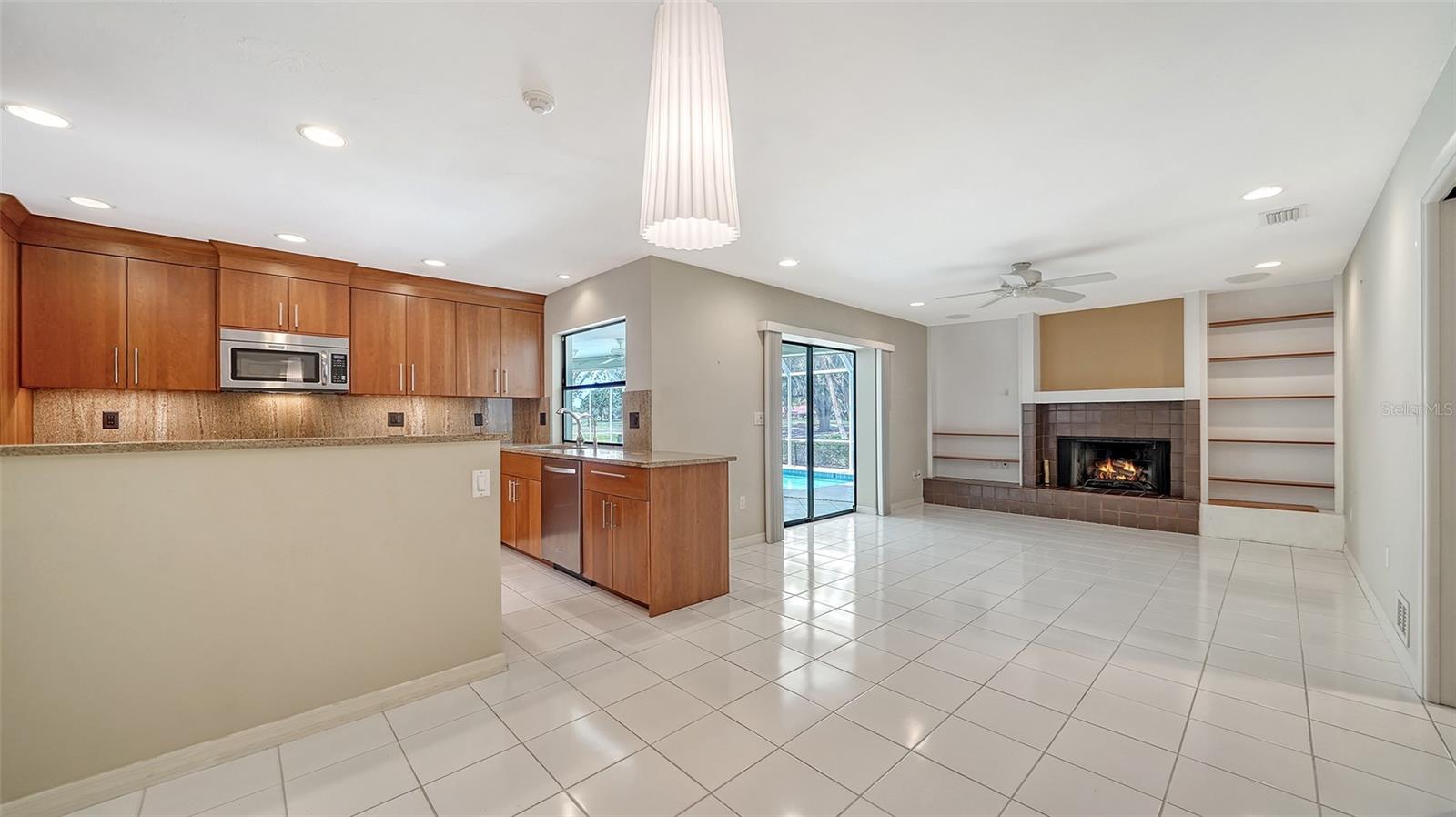 3572 FERNDELL