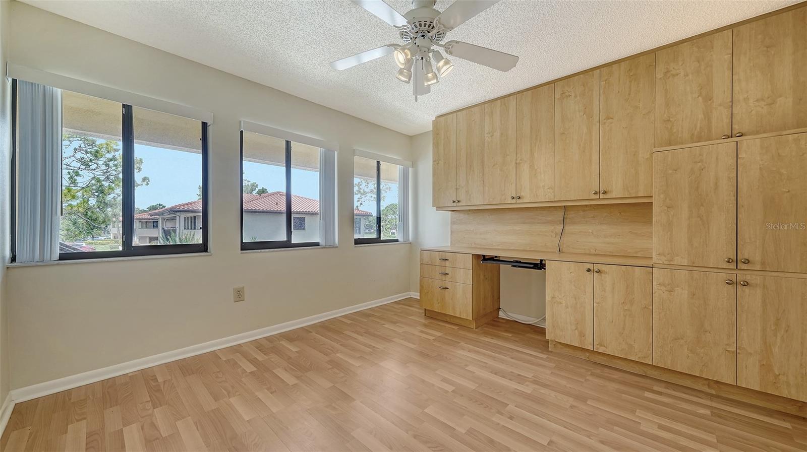 5255 LAKE VILLAGE DR #40