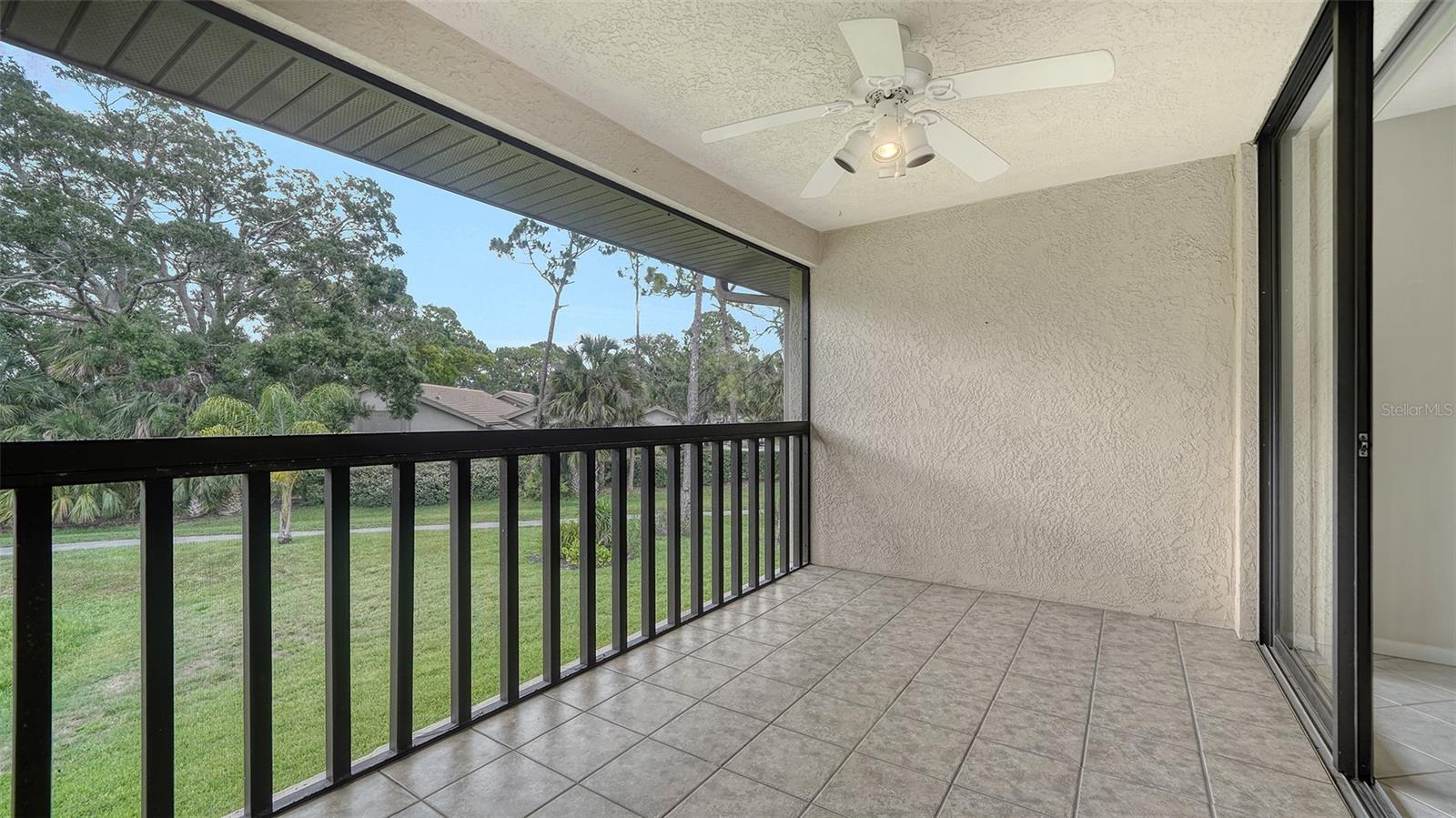 5255 LAKE VILLAGE DR #40