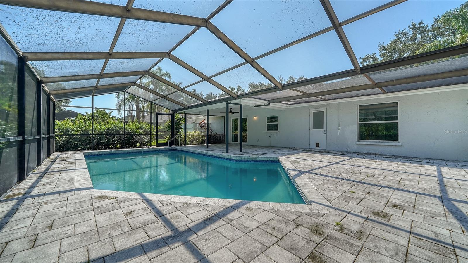 4933 RUTLAND GATE