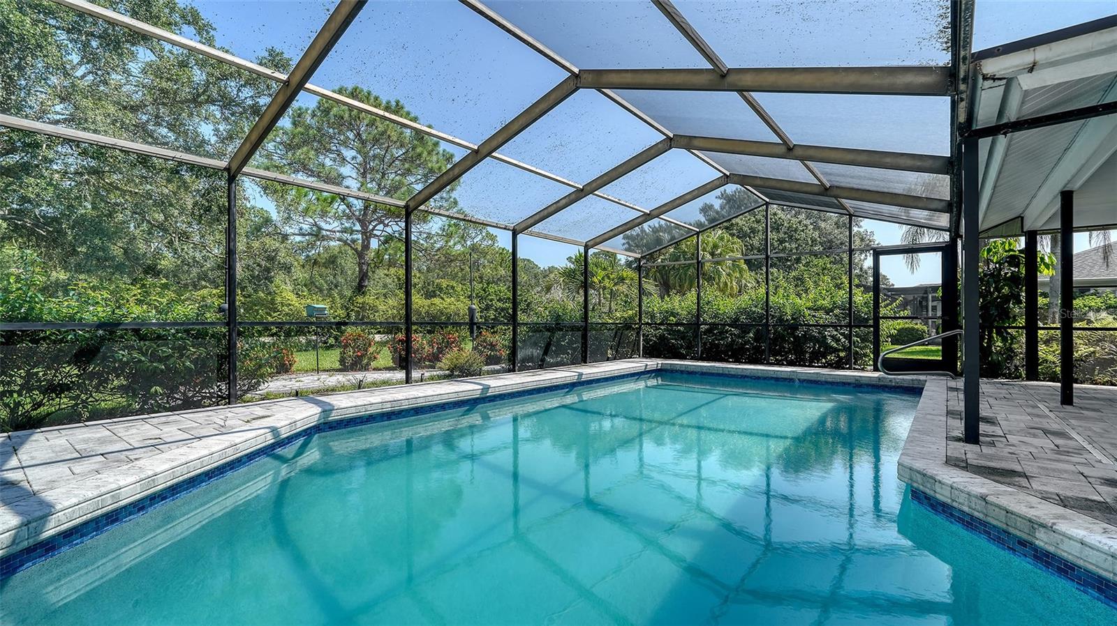 4933 RUTLAND GATE