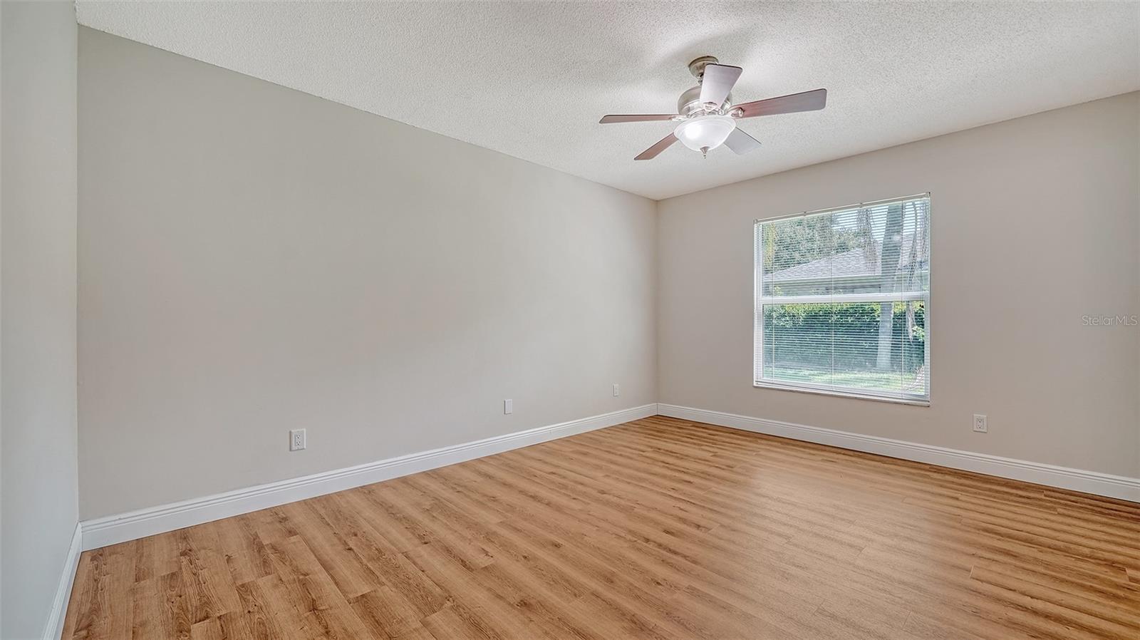 4933 RUTLAND GATE