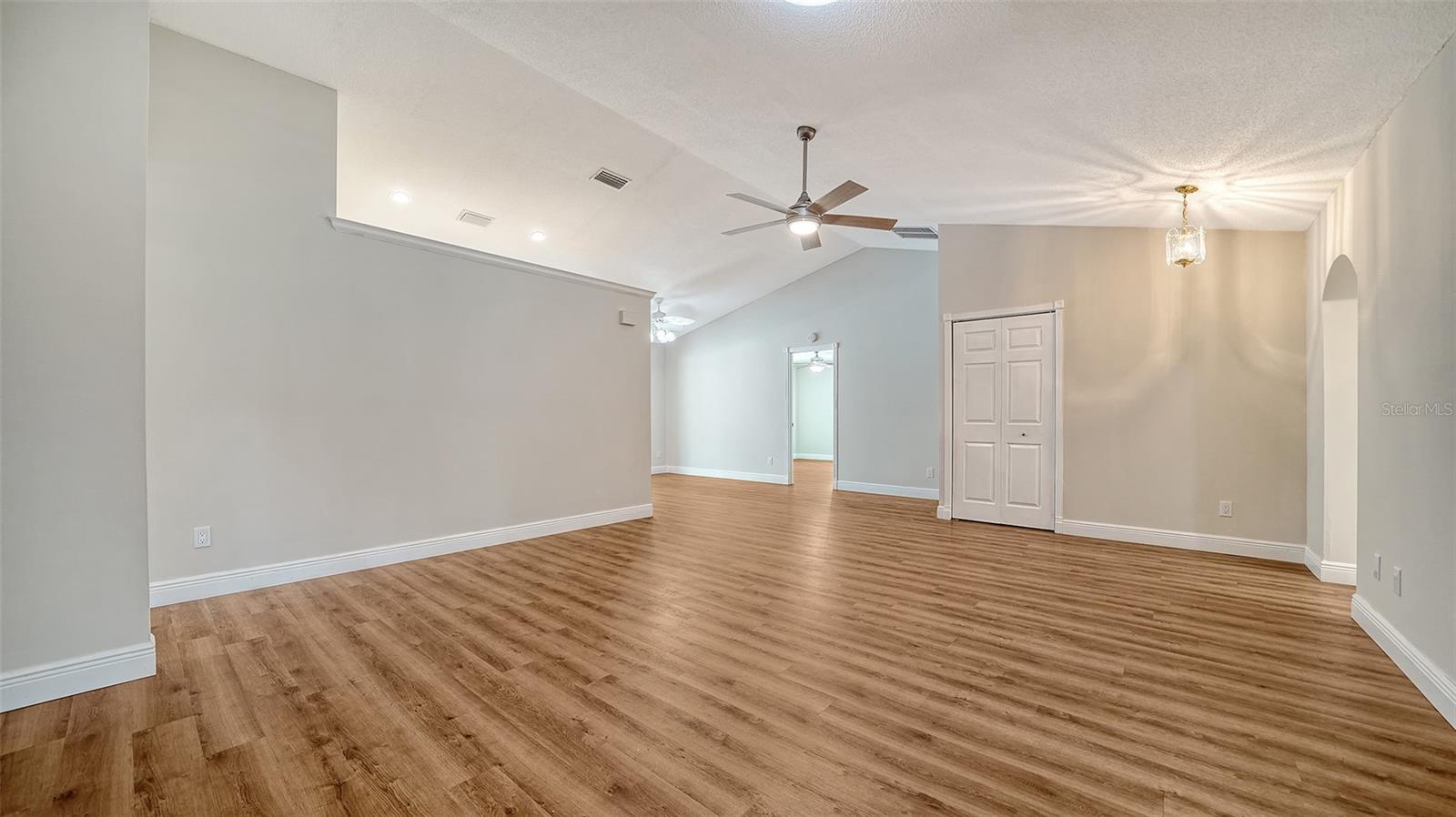 4933 RUTLAND GATE