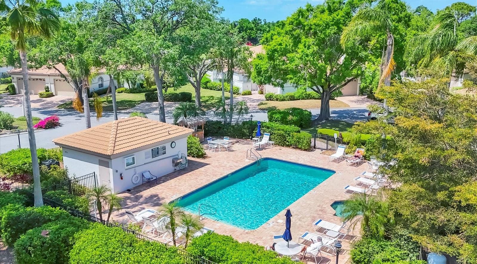 3933 CHATSWORTH GREENE #50