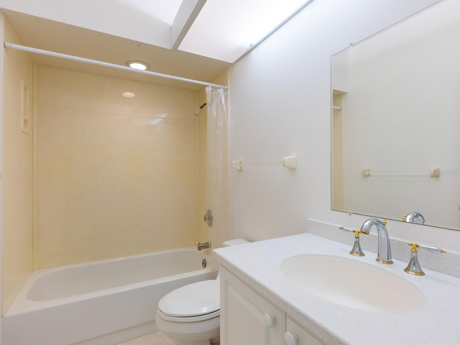 3422 CHELMSFORD CT #1