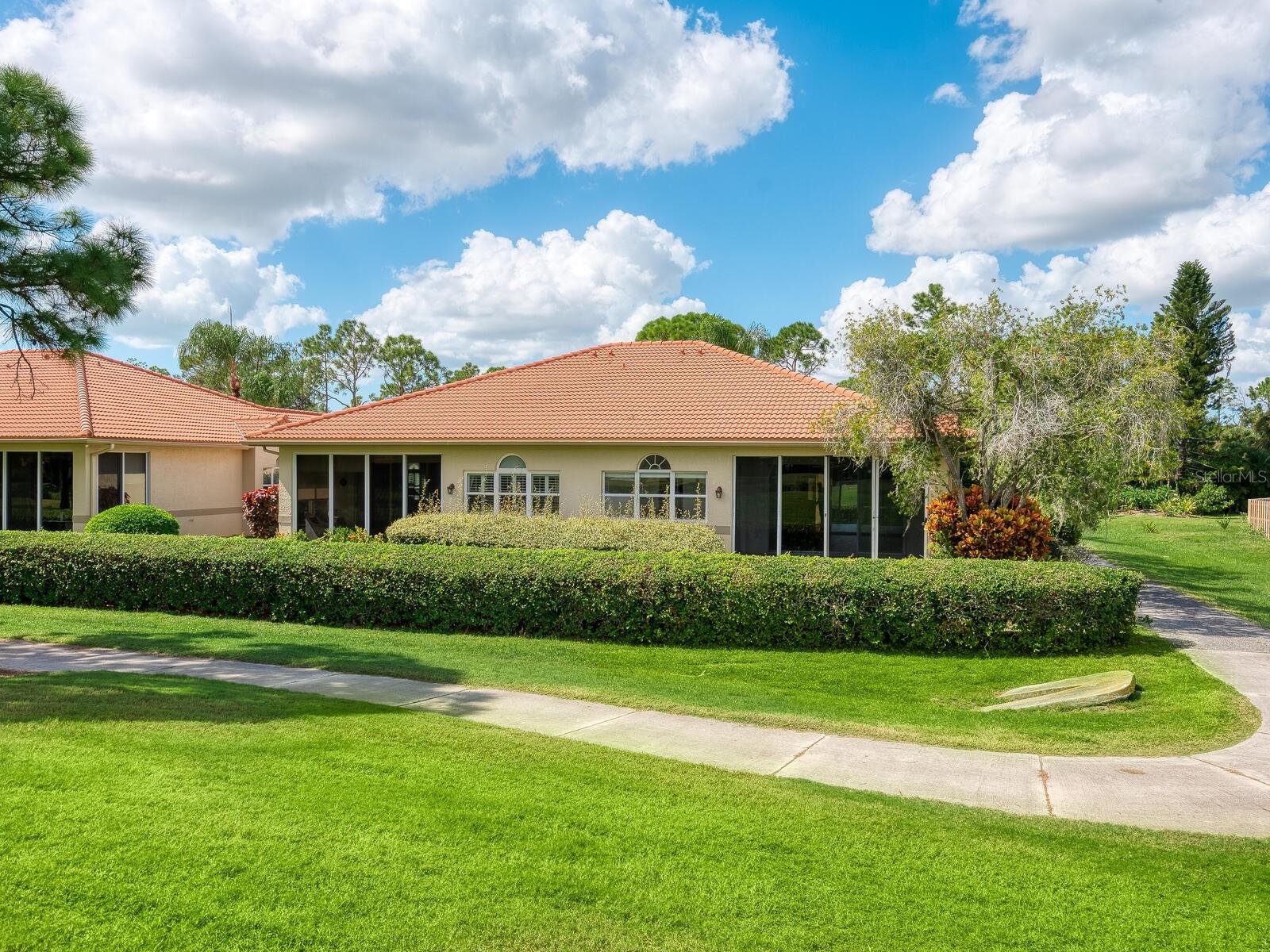 3422 CHELMSFORD CT #1