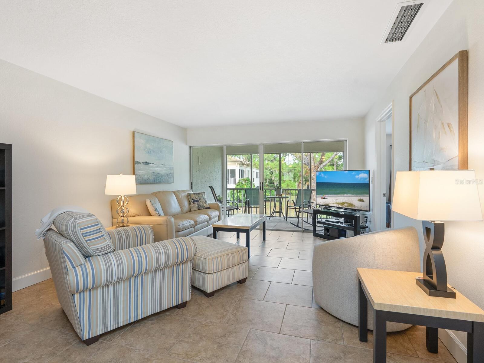 5207 WEDGEWOOD LN #16